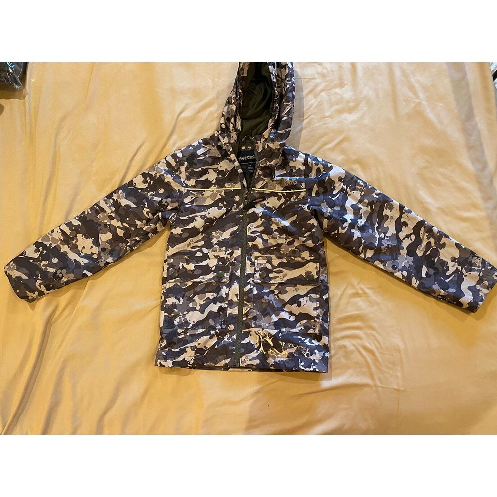 Sketchers Camouflage Light Weight Rain Jacket Youth Size Medium